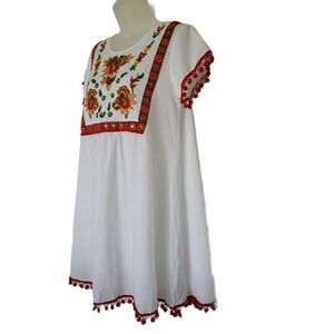 PrettyLittleThing Embroidered White Peasant Dress Size 0 Lightweight Boho Cotton